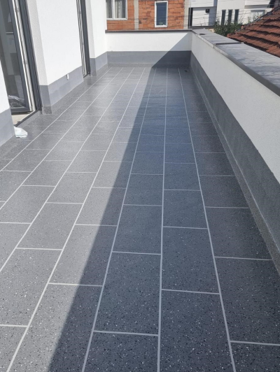 Transparenz-Triflex Creative Design - Balkon Fliesenoptik 2